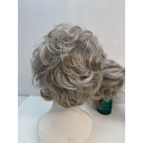 Ladies full Wigs Paula Young and more - Picture 7 of 13